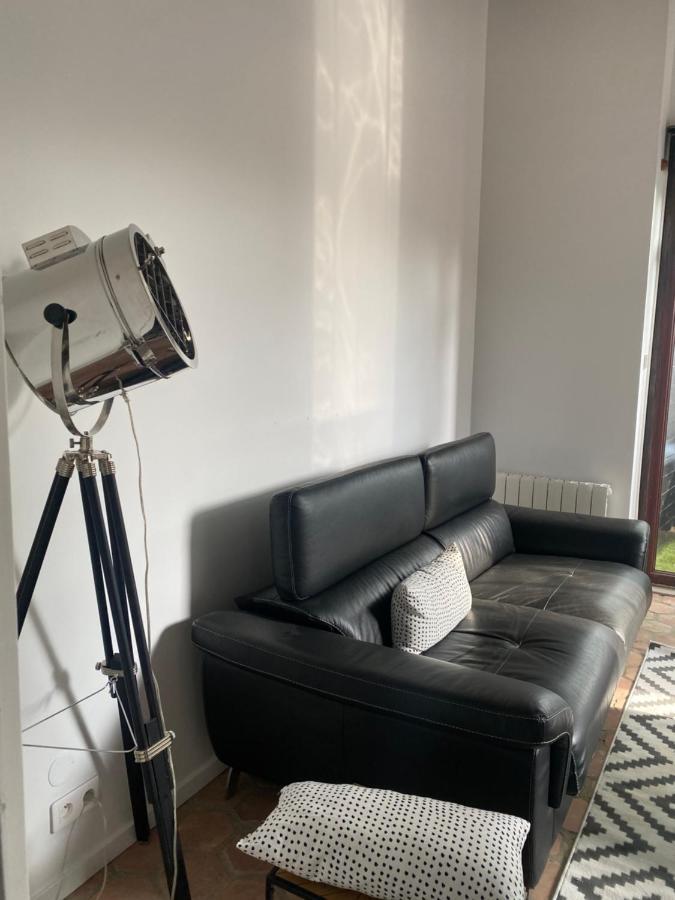 Studio Duplex Avec Spa Et Cour Privee Bonnelles Exterior foto